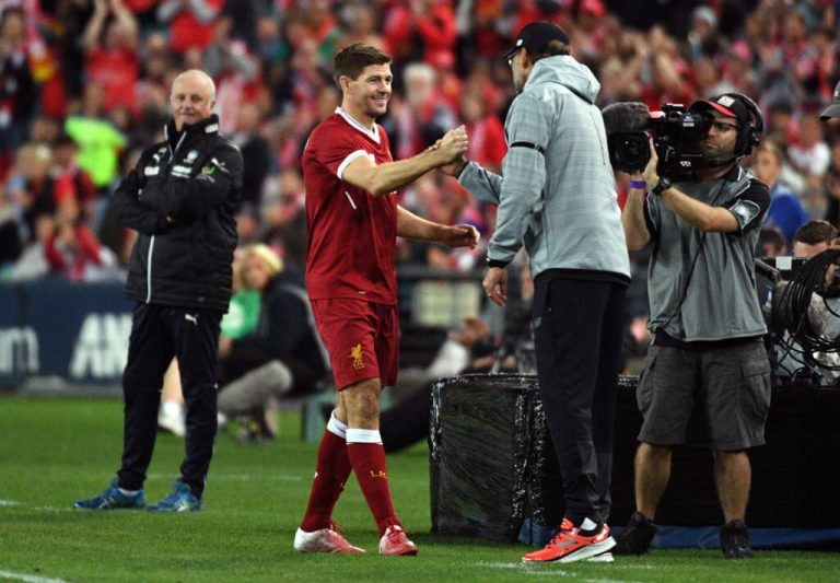 Klopp sostiene que no es necesario que llame a Gerrard para motivar a Aston Villa
