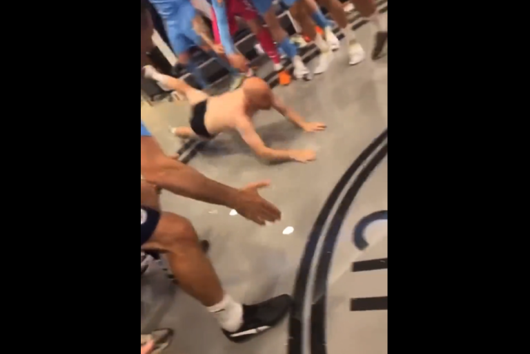 ( VIDEO) En ropa interior: La celebración en el vestuario del City