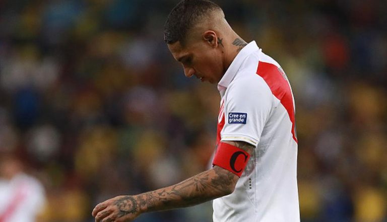 Paolo Guerrero quedó afuera de la lista de Perú para el repechaje mundialista