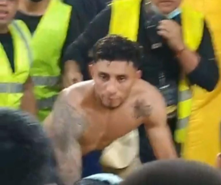 (VIDEO) Rivales, no enemigos: El gesto de Joao Rojas en el Monumental