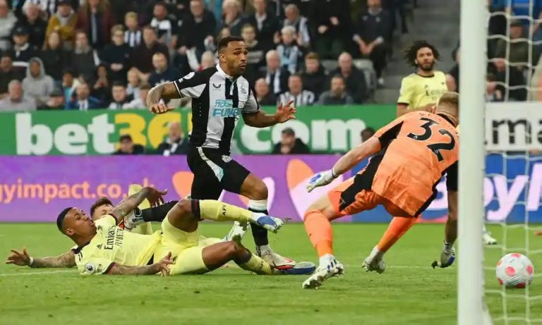 (VIDEO) Arsenal perdió y se quedaría sin Champions