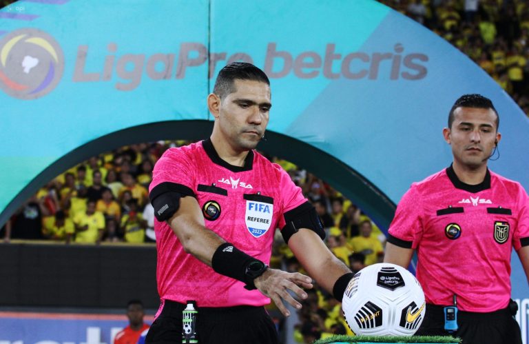 CALIFICADO COMO “BUENO” – La puntuación de Guillermo Guerrero por su arbitraje en el Clásico