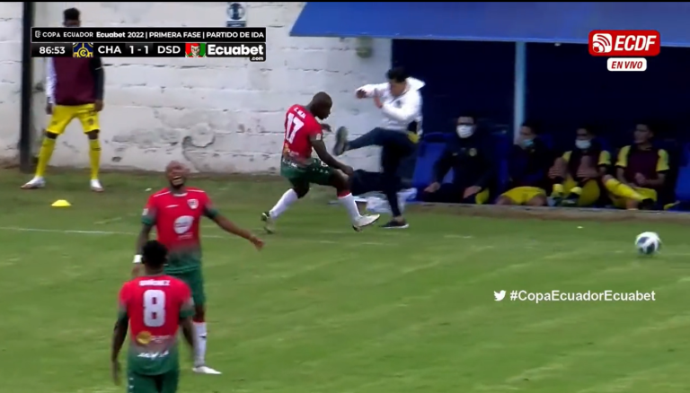 (VIDEO) A LO CHITO VERA: Patada de UFC en la Copa Ecuador