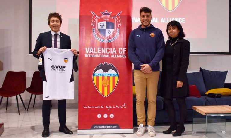 El Valencia de España promoverá el fútbol femenino en el Ecuador