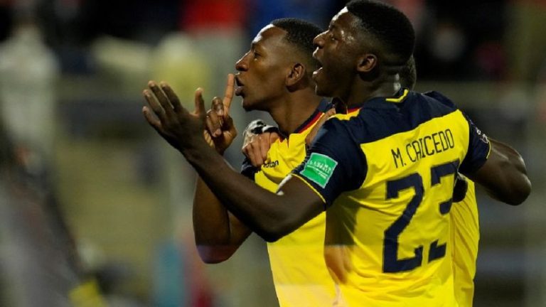 “Pervis es mucho más jugador que Pineida”