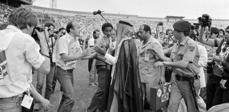 El día que un jeque fue el árbitro de un partido del Mundial