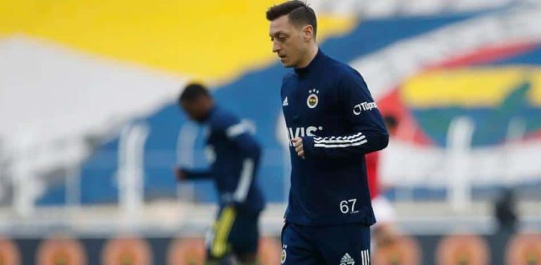 Özil: “Ni siquiera cobré los seis primeros meses…”