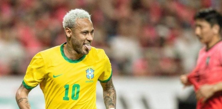 El avión de Neymar debió hacer un aterrizaje de emergencia