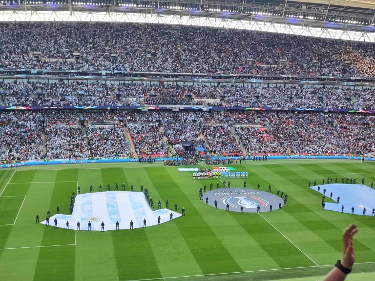 (VIDEO) AMBIENTAZO EN WEMBLEY: Duelo de himnos en el Argentina Vs. Italia