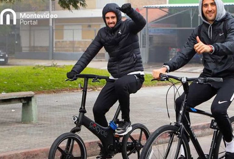 (VIDEO) Uruguay cumplió su promesa: bicicleteada y caminata por clasificar al Mundial
