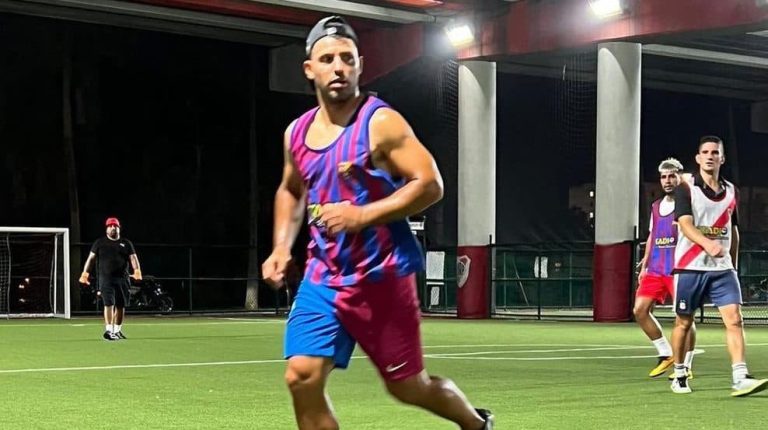 (FOTO) El ‘Kun’ Agüero volvió a jugar tras 6 meses de inactividad