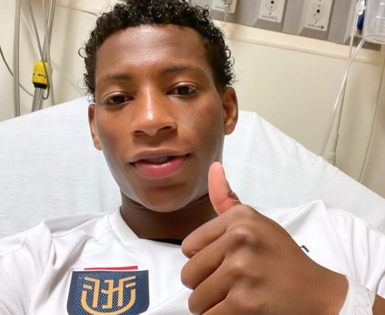 Gonzalo Plata calma a la afición: “Todo está bien gracias a Dios”