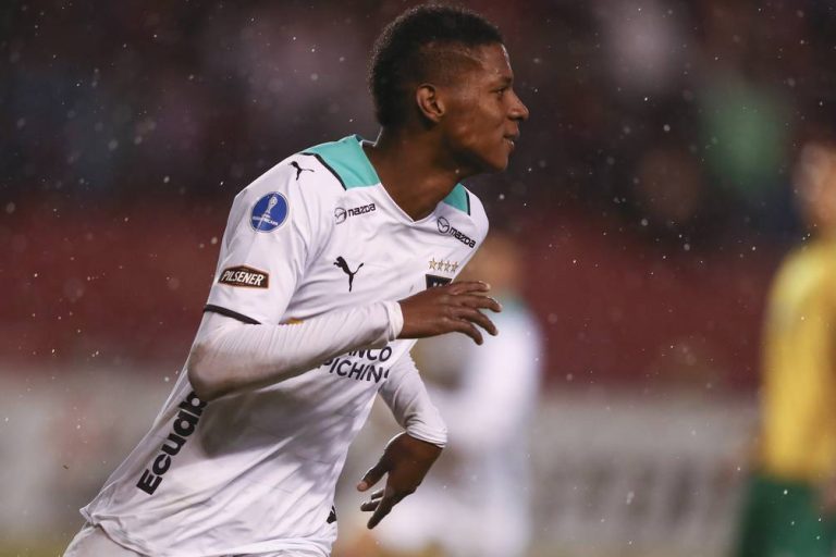 OFICIAL: Nilson Angulo fue transferido al Aderlecht