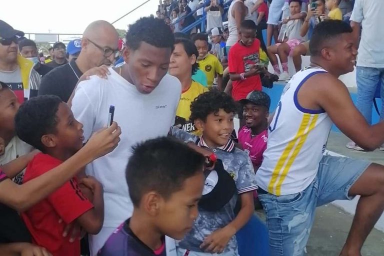 (FOTO-VIDEO) Gonzalo Plata, disfrutando de la Copa Ecuador