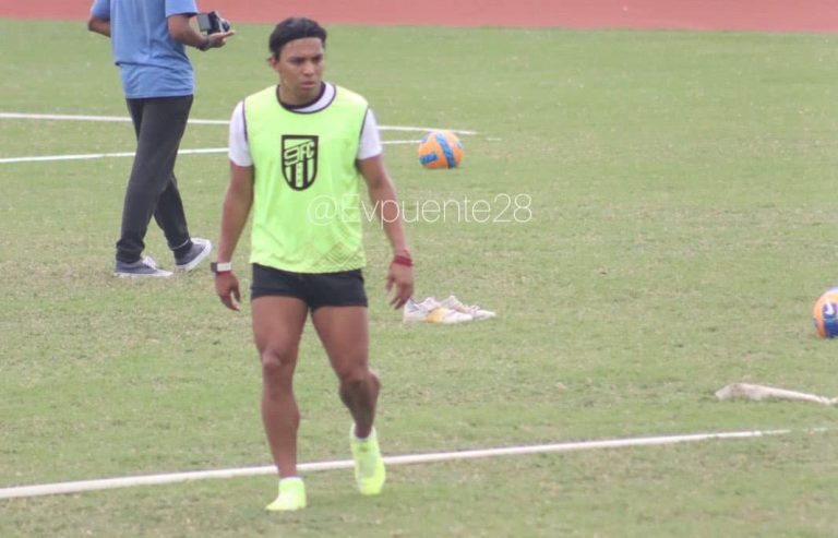 Jefferson Montero entrena con 9 de Octubre