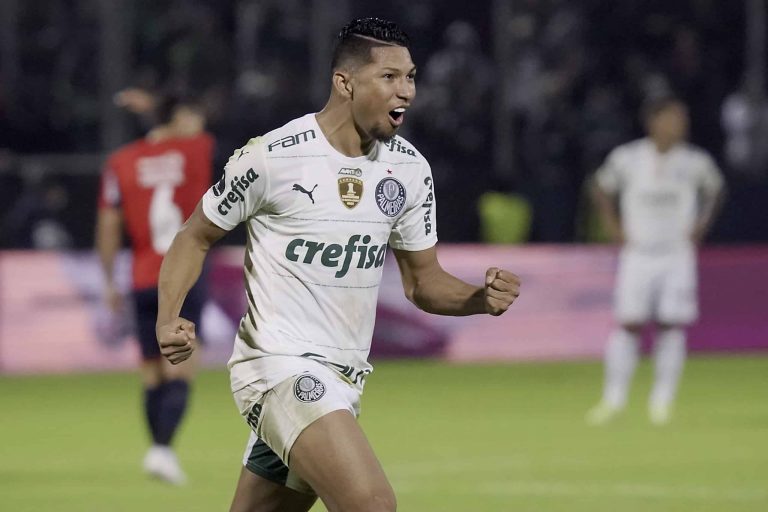 (VIDEO) UN PIE EN CUARTOS: Palmeiras goleó a Cerro Porteño