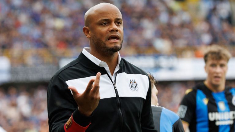 LA LEYENDA DEL CITY: Kompany, nuevo DT del Burnley