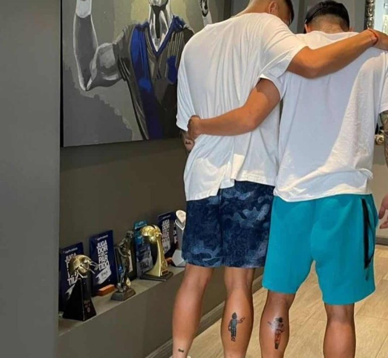 (FOTOS) Mejía despide a Joao Rojas al estilo Goku-Vegeta