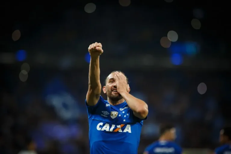 (VIDEO) Candidato a la presidencia de Emelec reveló contactos con Hernán Barcos