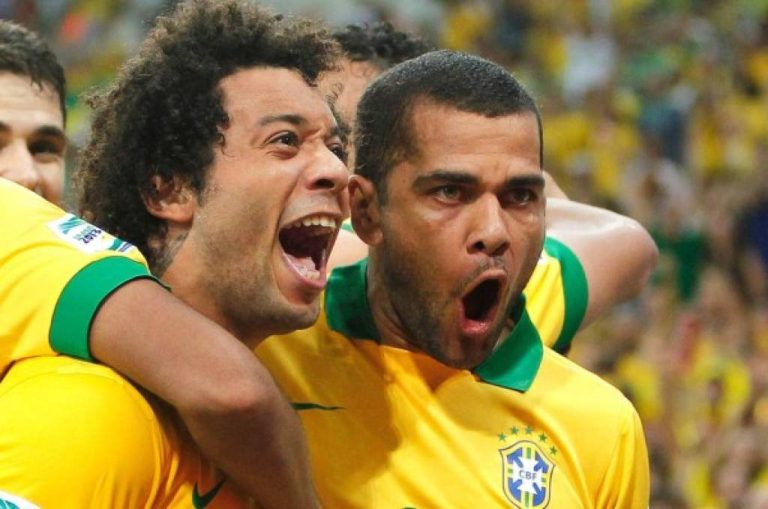 ¿Dani Alves y Marcelo como compañeros de Gonzalo Plata?