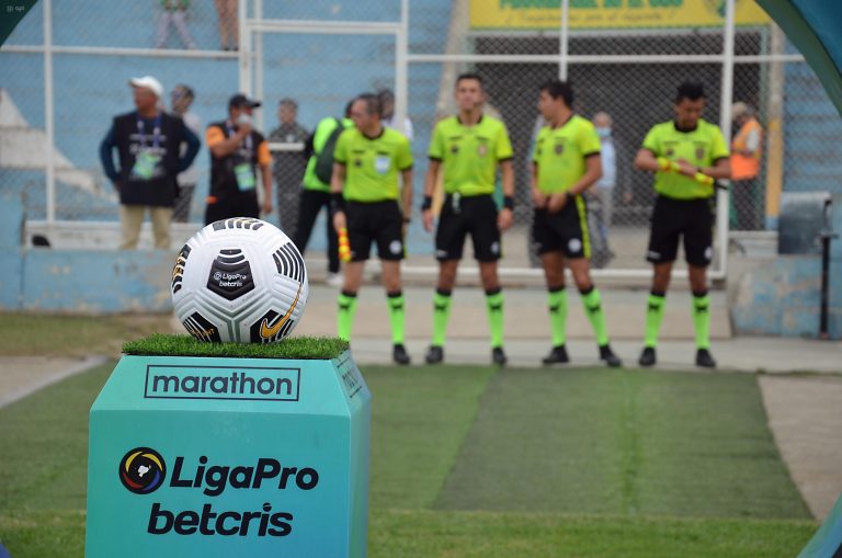 (VIDEO) SHOW DE TARJETAS EN MACHALA: Orense empató ante Macará