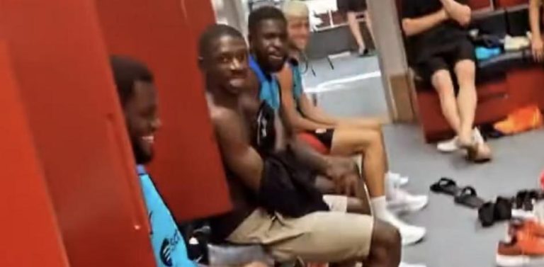 ¡Dembélé entrena con el grupo!