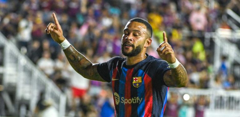 Especulan con un retorno de Memphis al Manchester United