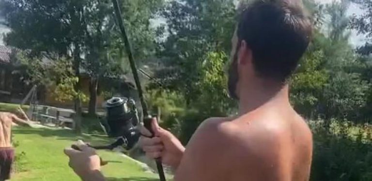 (VIDEO) Alisson Becker las ‘pesca’ todas