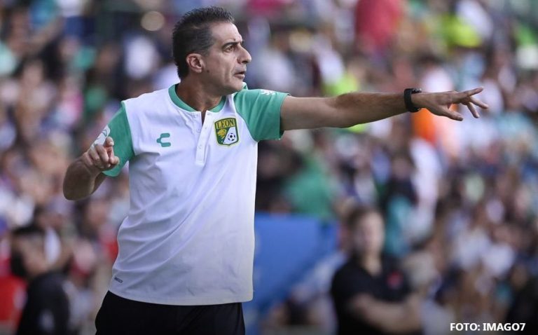 Renato Paiva a la hinchada de León: “No insulten a Byron Castillo”
