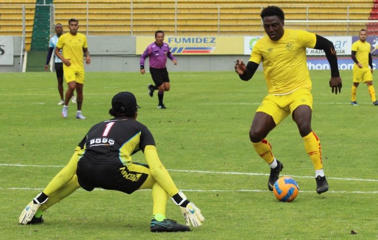 (FOTOS) Aucas goleó a Deportivo Quito en un partido amistoso