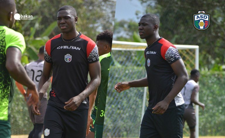 PARA GANAR RITMO: Stiven Plaza entrena con Atlético Santo Domingo