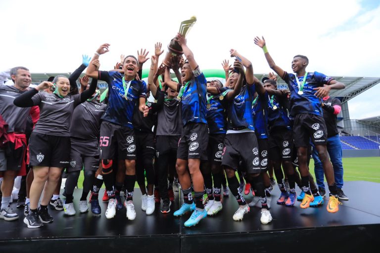 ¡IDV campeón de la Copa Milo Mitad del Mundo!