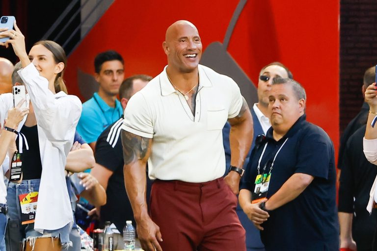 (VIDEO) ‘The Rock’, una visita de lujo para ver el New York Red Bull – Barca