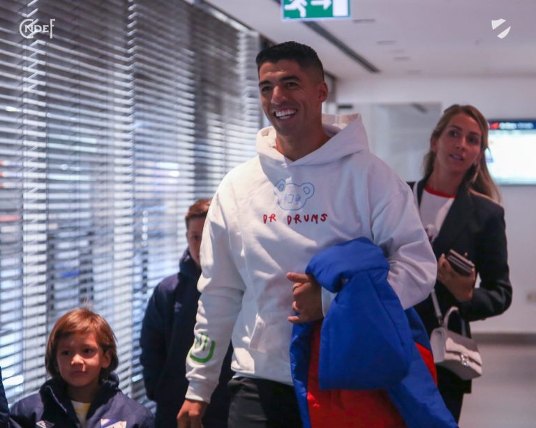 (FOTOS-VIDEO) Luis Suárez arribó a Uruguay para sumarse a Nacional