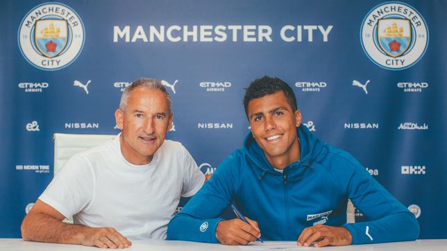 Rodri renovó con Manchester City hasta 2027