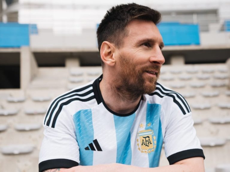 (FOTOS) La camiseta de Argentina para el Mundial de Qatar 2022