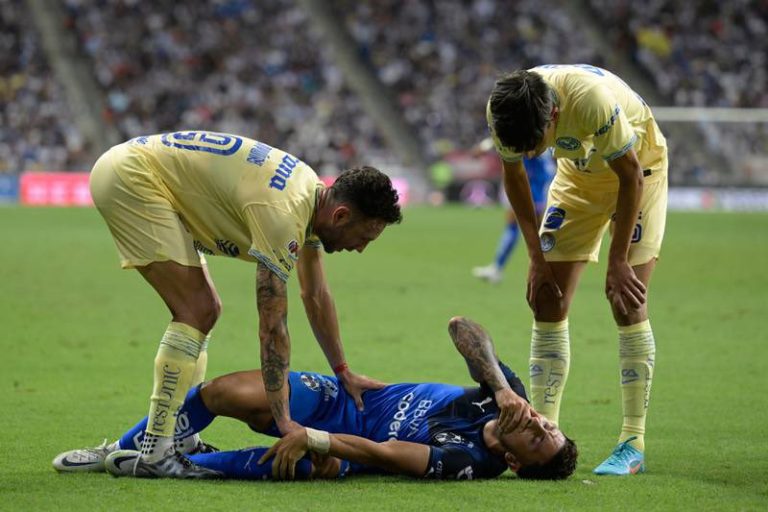 SE LE ACABÓ EL AÑO: Joao Rojas, fuera 8 meses por lesión