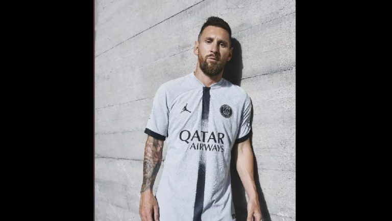 Nueva camiseta para el PSG y con Messi como modelo