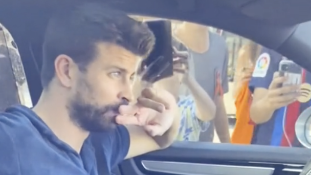 (VIDEO) Cazan a Piqué en su auto escuchando ¡¡a Shakira!!