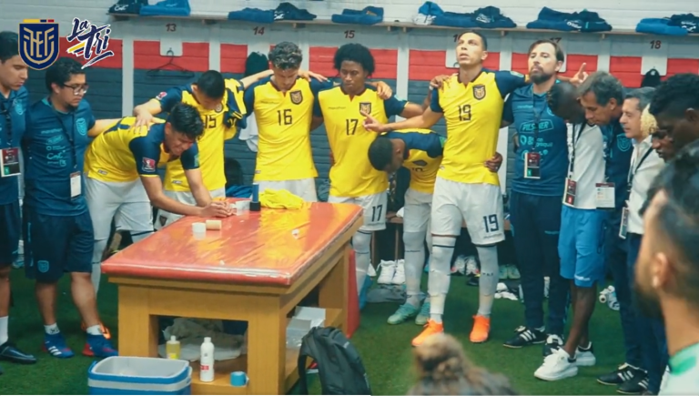 (VIDEO) UN EQUIPO DE FE: Imágenes inéditas del camerino de ‘La Tri’
