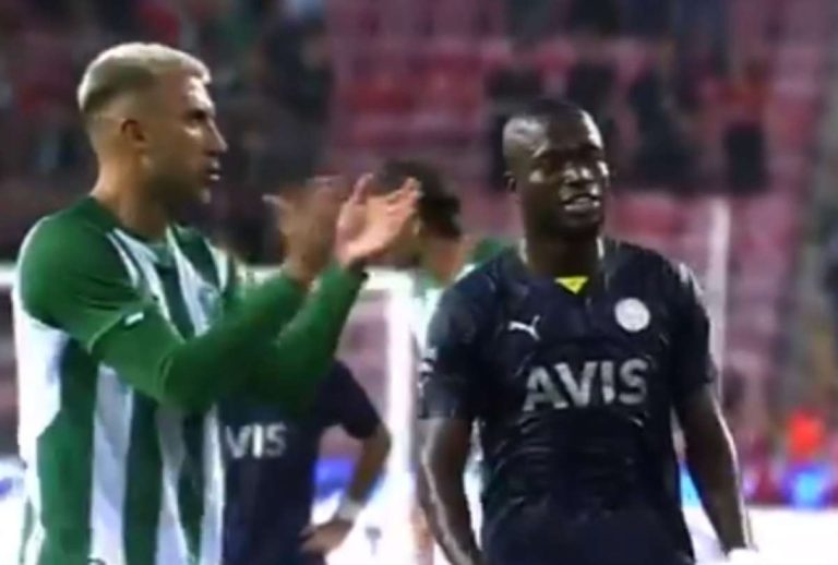 ¡Enner Valencia se disculpa con la afición del Fenerbahçe!