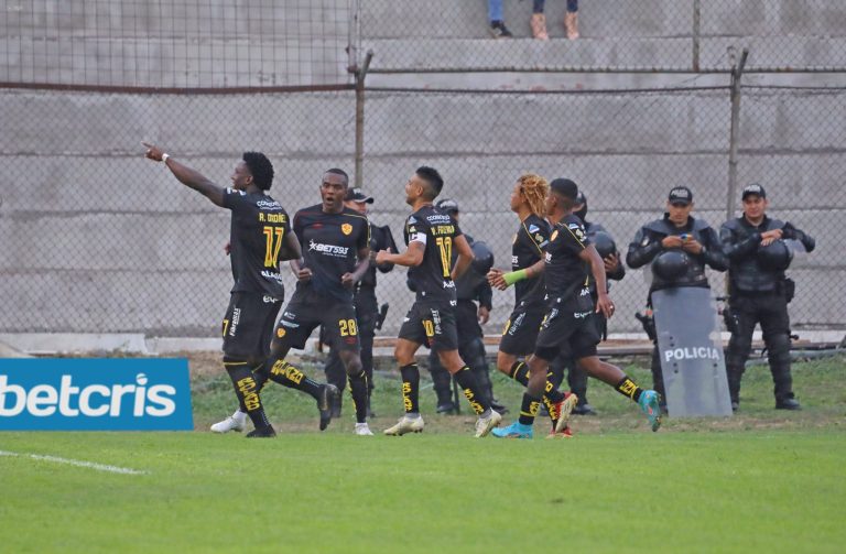 AUCAS MANTIENE LA PUNTA: Tuvo revancha y venció a 9 de Octubre