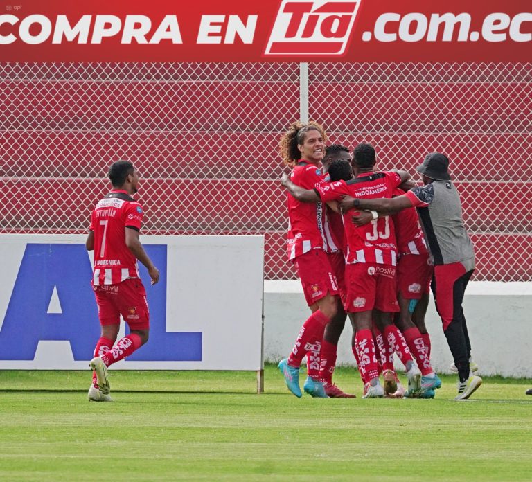 T. Universitario ganó y sale del último puesto de la acumulada