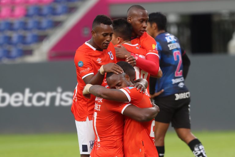 U. Católica ganó en el estadio Banco Guayaquil e IDV se quedó sin ser líder
