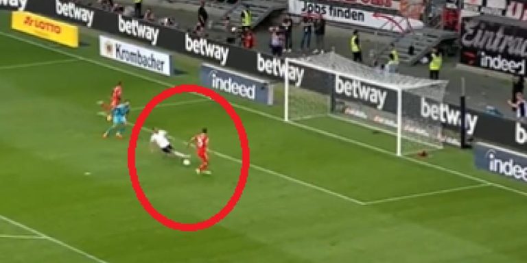 (VIDEO) ¡No tiene perdón! Lo que falló Müller frente al arco…