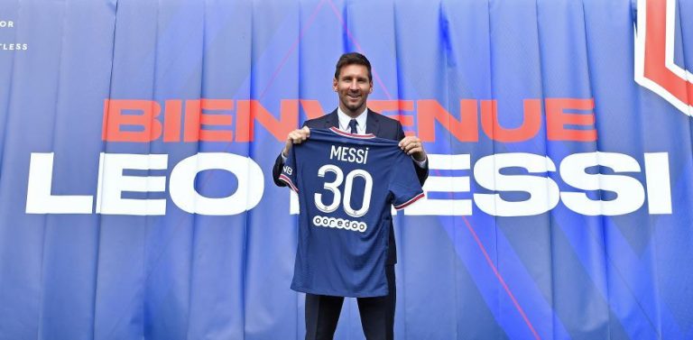 Un año del debut de Messi con el PSG