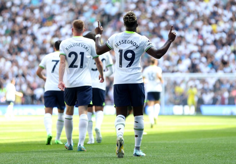 (VIDEO) Tottenham remontó y goleó al Southampton