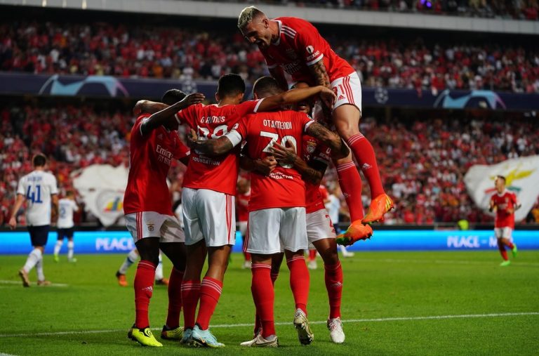 Benfica clasificó a la fase de grupos de la Champions League