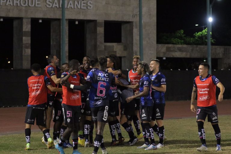 EN LA ÚLTIMA JUGADA: IDV ganó en Guayaquil y es el nuevo líder