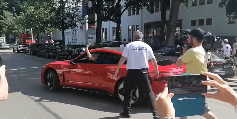 (VIDEO) Momento incómodo: A Lewandowski le gritaron “Hala Madrid”